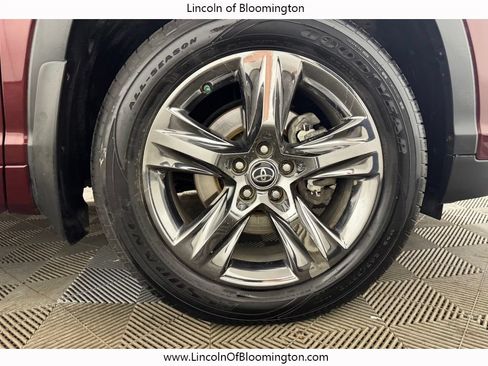 Used 2018 Toyota Highlander Limited Platinum AWD/4WD image 27