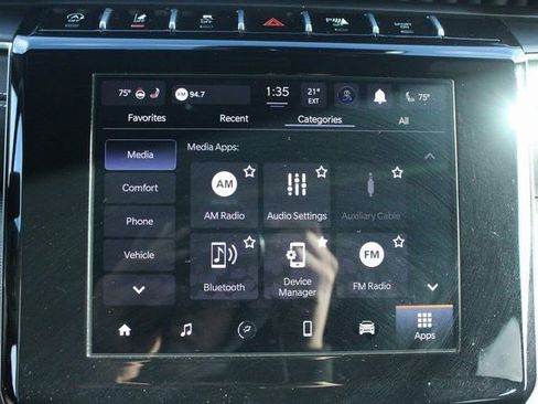 Used 2024 Jeep Grand Cherokee Laredo image 23