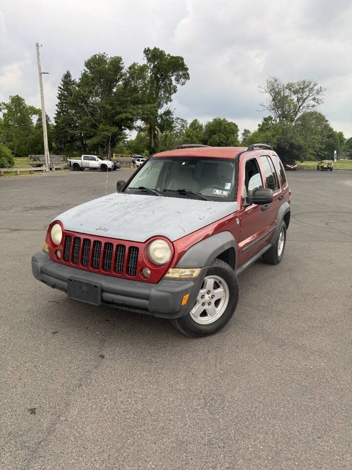 Used 2007 Jeep Liberty Sport AWD/4WD image 2