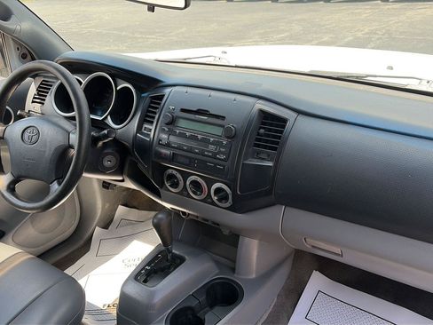 Used 2011 Toyota Tacoma 2WD Regular Cab image 15