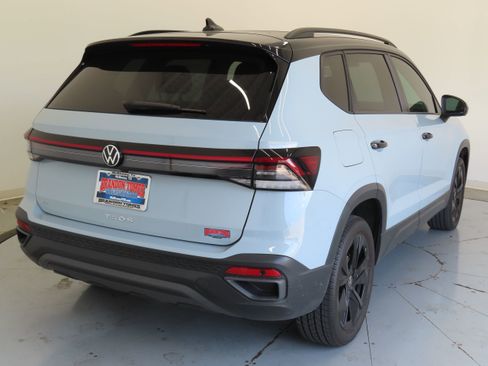 New 2025 Volkswagen Taos SE image 4