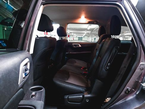 Used 2017 Nissan Pathfinder S image 19