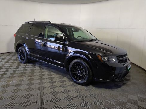 Used 2019 Dodge Journey SE w/ Connectivity Group FWD image 11