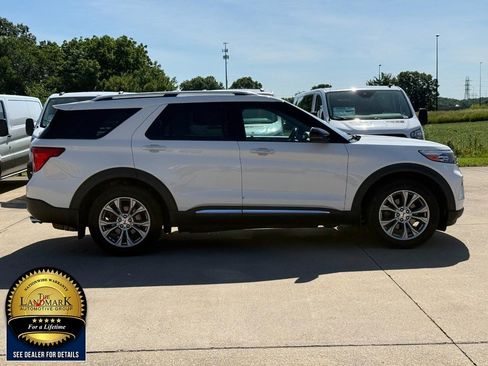 Used 2022 Ford Explorer Limited AWD/4WD image 4