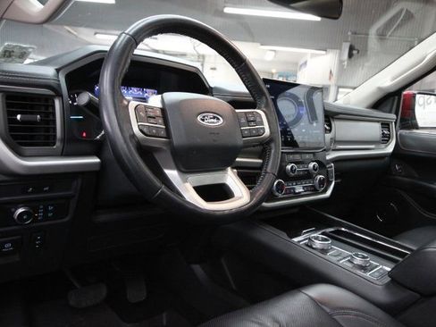 Used 2022 Ford Expedition Max XLT image 19