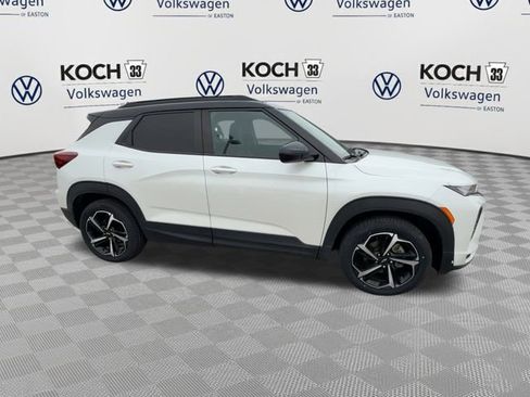 Used 2021 Chevrolet TrailBlazer RS w/ Sun and Liftgate Package image 3