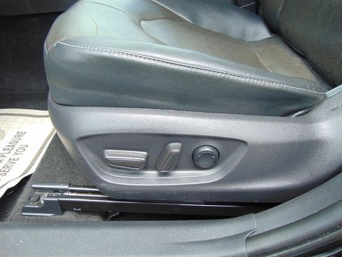 Used 2020 Toyota Camry XSE image 19