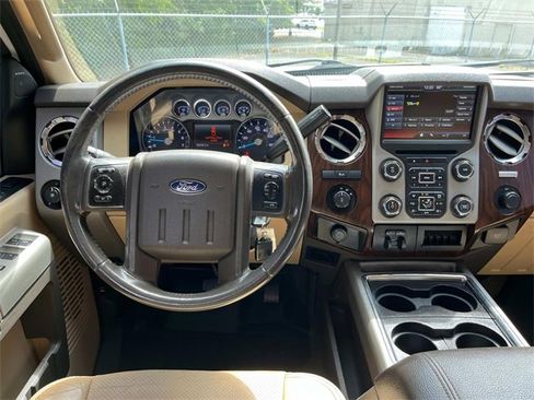 Used 2016 Ford F250 Lariat image 12