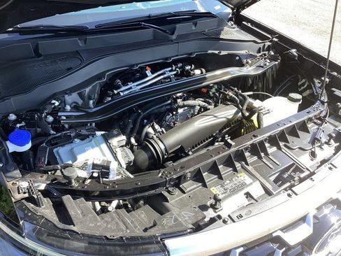 New 2026 Ford Explorer Platinum RWD image 32