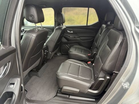 Used 2023 Chevrolet Traverse LT AWD/4WD image 10