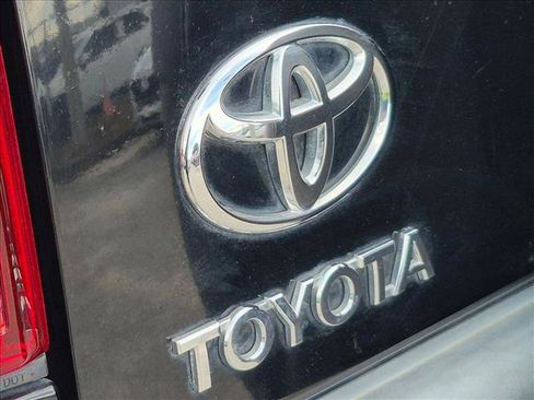 Used 2010 Toyota FJ Cruiser 2WD image 13