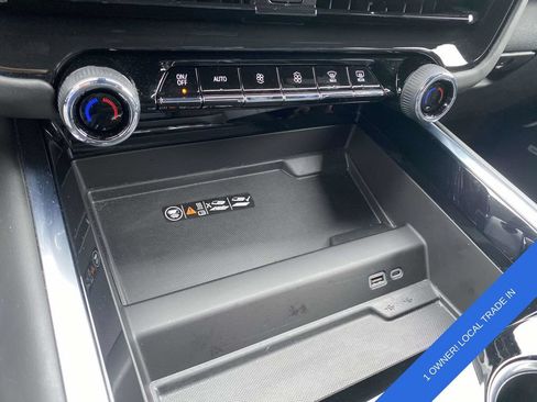 Used 2025 Chevrolet Suburban High Country AWD/4WD image 27