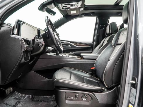 Used 2021 Cadillac Escalade Premium Luxury image 45