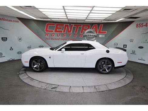 Used 2022 Dodge Challenger SRT Hellcat Redeye RWD image 3