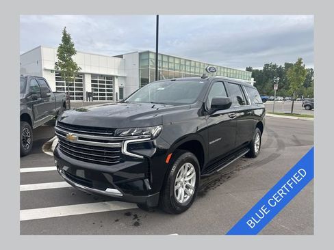 Used 2024 Chevrolet Suburban LT AWD/4WD image 1