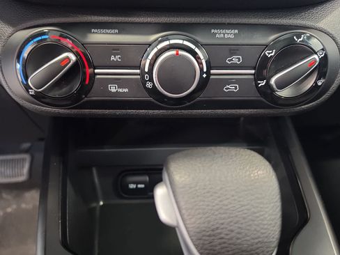 Used 2024 Kia Soul LX w/ Option Group 015 FWD image 22