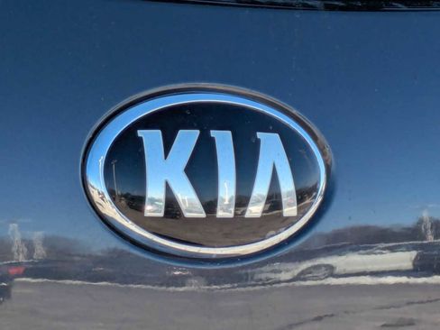Used 2016 Kia Sorento EX image 11