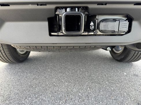 New 2025 Ford Expedition Active image 16