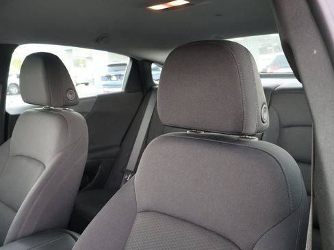 Used 2025 Chevrolet Malibu LT FWD image 14