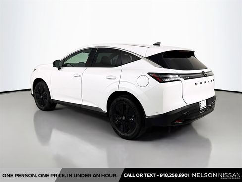New 2025 Nissan Murano SV image 7