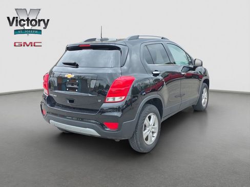 Used 2019 Chevrolet Trax LT w/ LT Convenience Package AWD/4WD image 17
