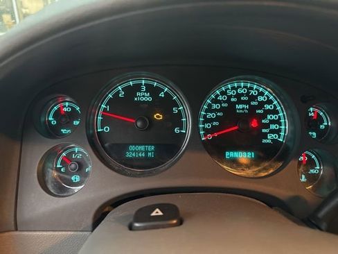 Used 2008 Chevrolet Suburban LT image 31