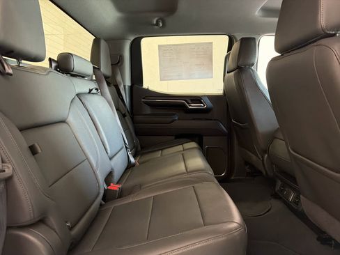 Used 2024 GMC Sierra 1500 SLT image 30