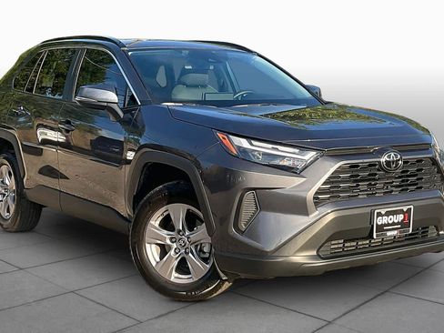 Used 2025 Toyota RAV4 XLE w/ Convenience Package FWD image 3