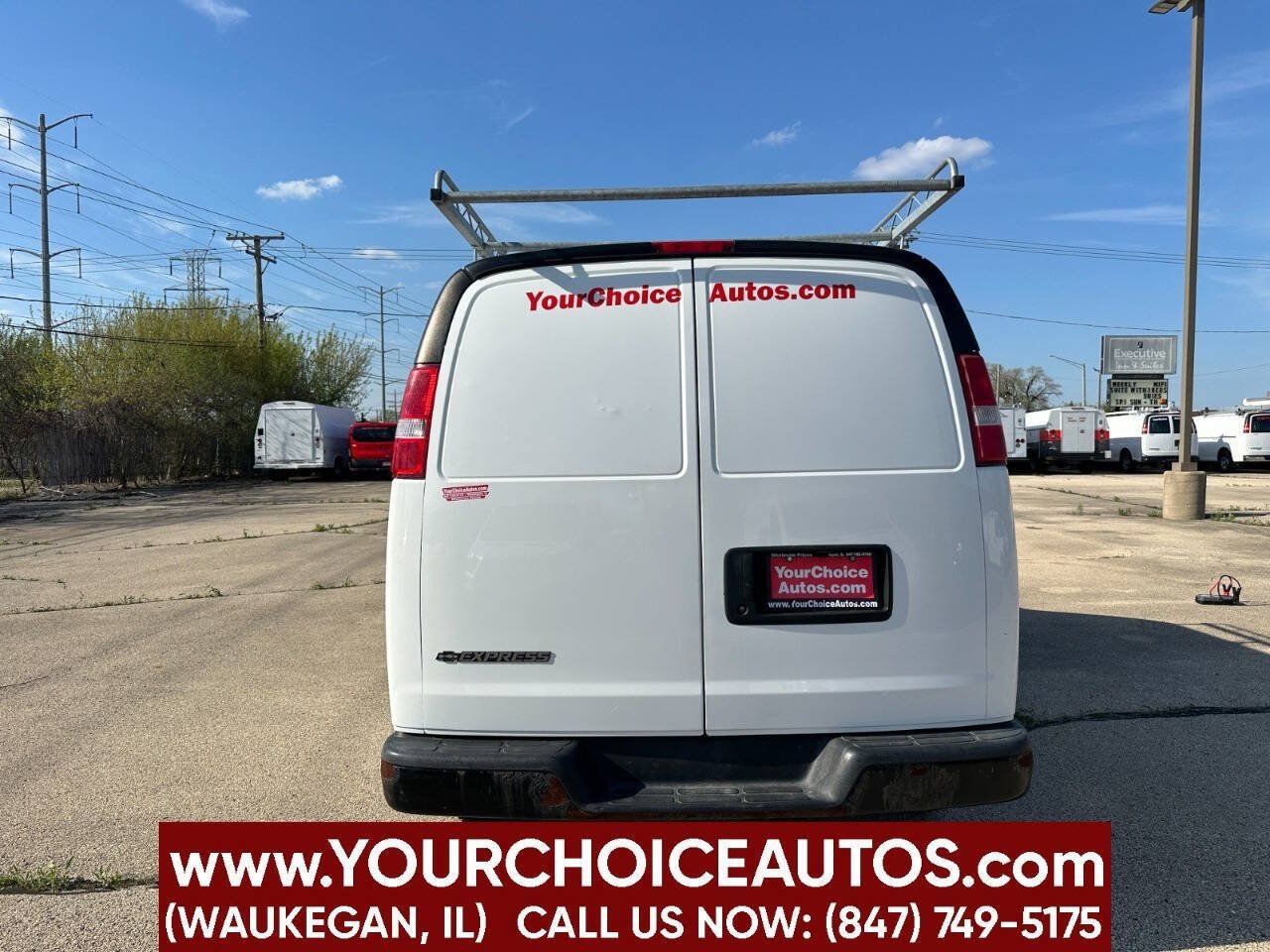 Used 2016 Chevrolet Express 2500 RWD image 4