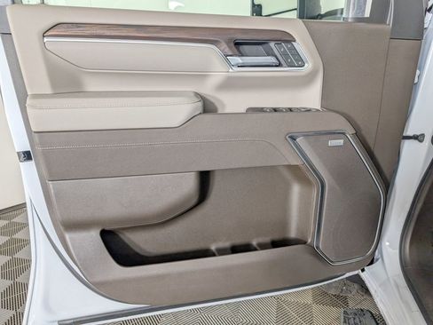 New 2025 GMC Sierra 2500 SLT w/ SLT Premium Package image 14