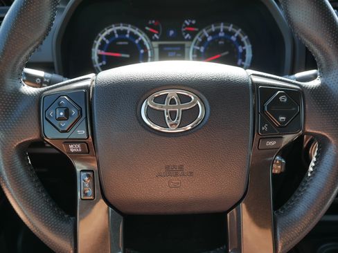 Used 2017 Toyota 4Runner TRD Off-Road Premium AWD/4WD image 25