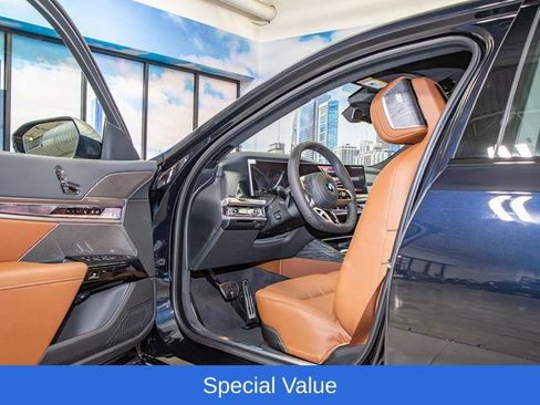 Used 2025 BMW 760i xDrive w/ Executive Package AWD/4WD image 13