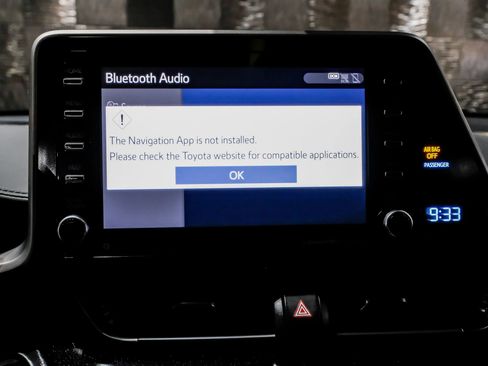 Used 2019 Toyota C-HR XLE FWD image 30