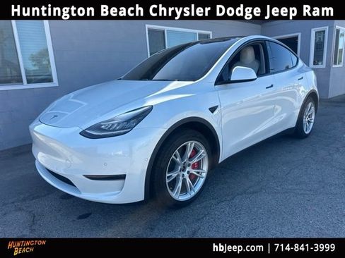 Used 2020 Tesla Model Y Long Range AWD/4WD image 1