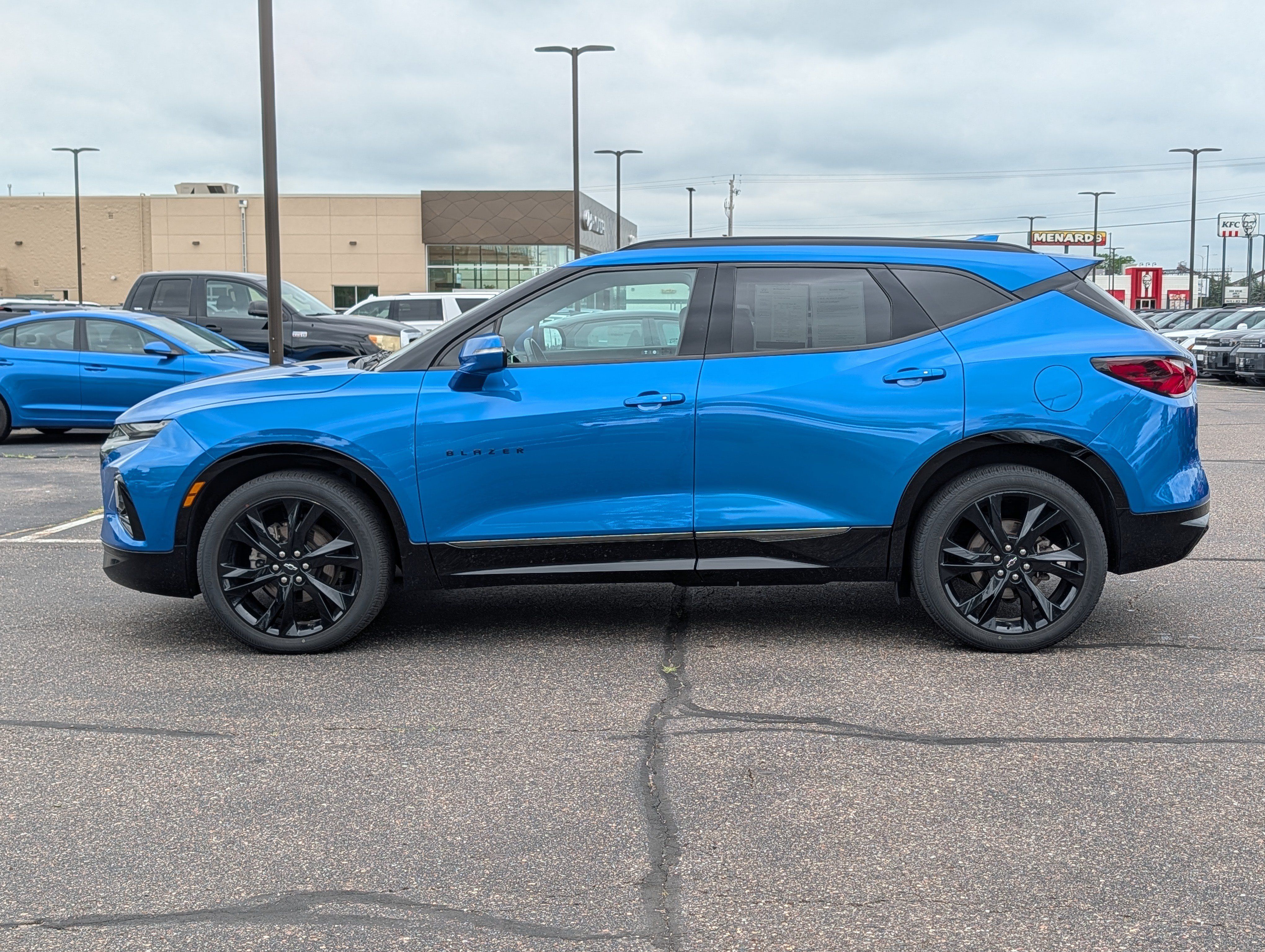 Used 2021 Chevrolet Blazer RS w/ Enhanced Convenience Package AWD/4WD image 2