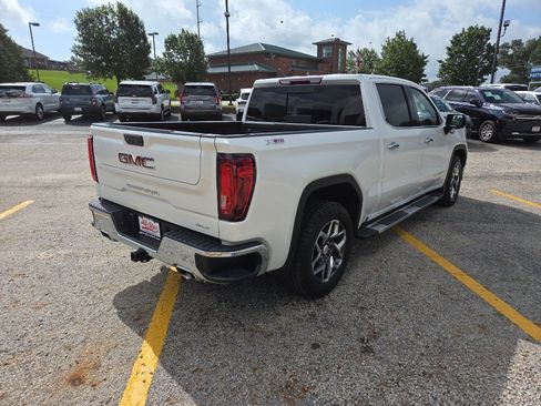Used 2024 GMC Sierra 1500 SLT AWD/4WD image 5