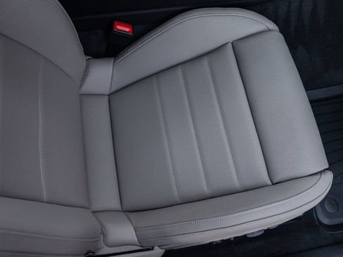Certified 2026 Porsche Panamera 4 AWD/4WD image 44