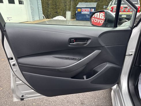 Used 2025 Toyota Corolla LE image 16