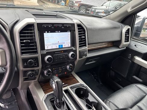 Used 2018 Ford F150 Lariat w/ Equipment Group 502A Luxury image 17