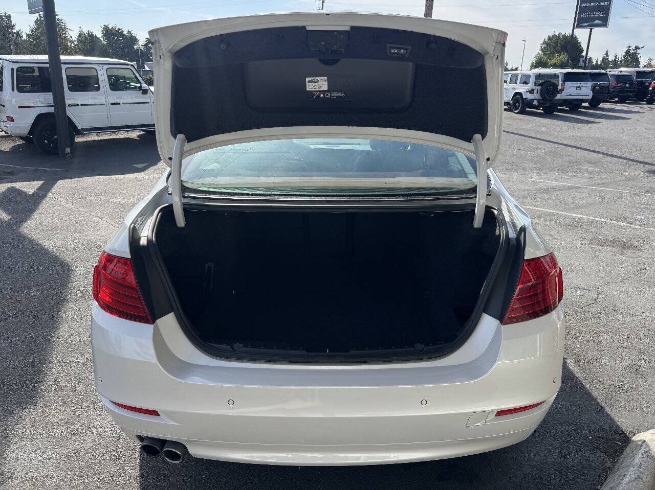 Used 2015 BMW 528i Sedan RWD image 6