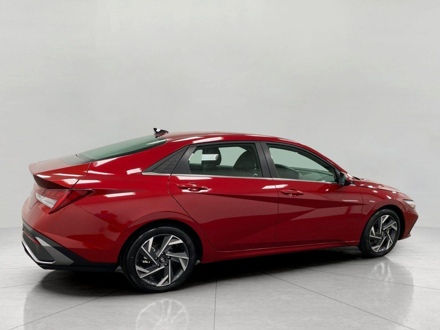 Certified 2025 Hyundai Elantra SEL FWD image 2
