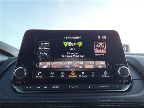 Used 2023 Nissan Rogue SV image 23