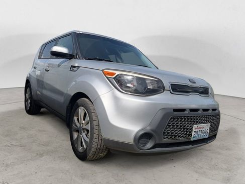Used 2015 Kia Soul + FWD image 6
