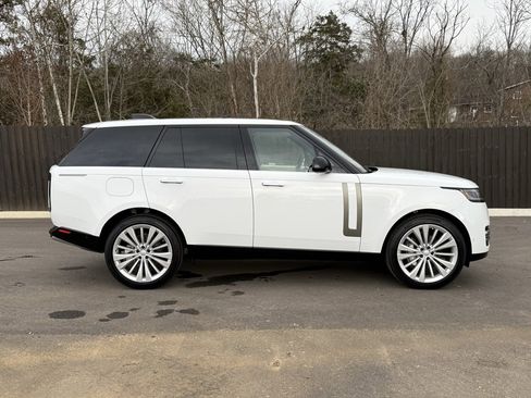 New 2025 Land Rover Range Rover SE image 7