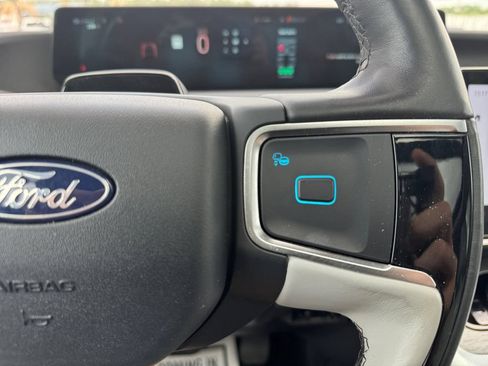 Certified 2025 Ford Expedition Max Platinum w/ Driver's Package AWD/4WD image 36