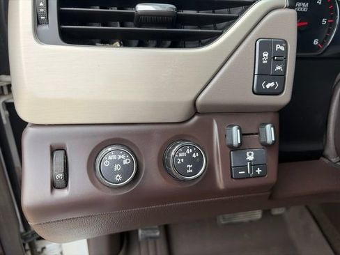 Used 2016 GMC Yukon Denali w/ Open Road Package AWD/4WD image 25