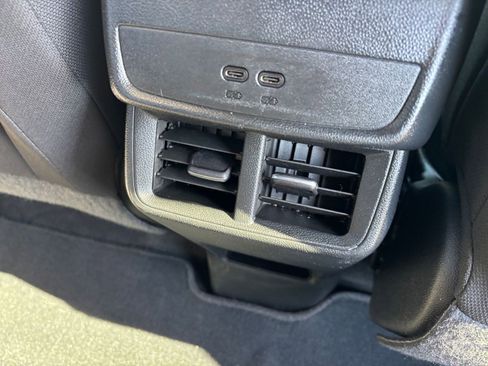 Used 2025 Chevrolet Equinox LT image 23