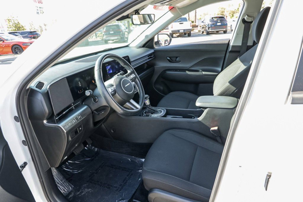 Used 2025 Hyundai Kona SEL FWD image 16