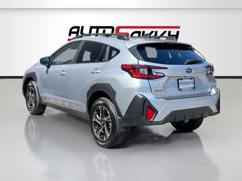 Used 2024 Subaru Crosstrek 2.0i Premium image 5