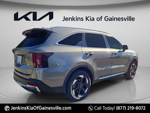 Used 2026 Kia Sorento EX w/ EX Premium Package FWD image 11